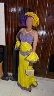 Ensemble jaune garniture violette