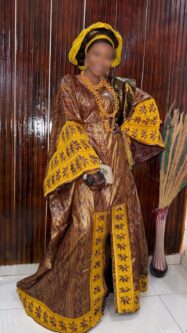 Robe en bazin siri broderie jaune
